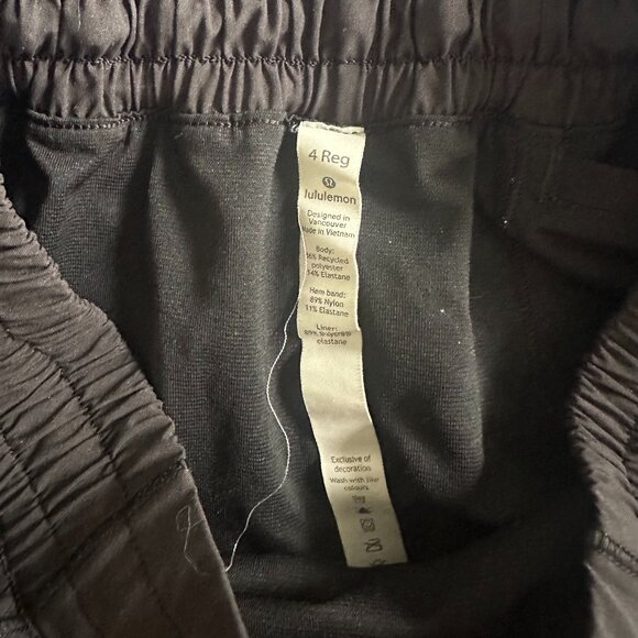 Lululemon Hotty Hot Shorts - Picture 3 of 5